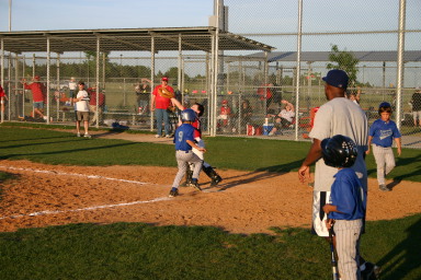 2007-04-26-Leopards-vs-Reds-031-Clayton-home-run.JPG