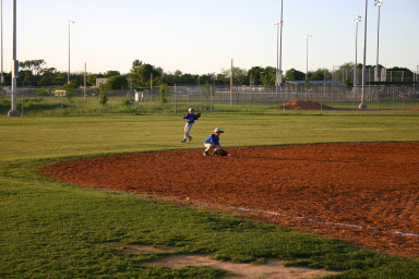 2007-04-26-Leopards-vs-Reds-033-Chance-fields-ball.JPG