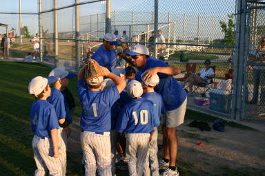 2007-04-26-Leopards-vs-Reds-043-team-pep-talk.JPG