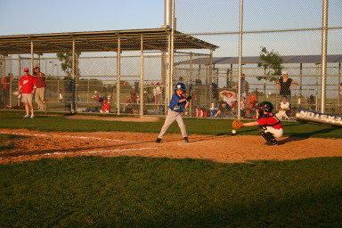 2007-04-26-Leopards-vs-Reds-048-Hunter-lets-one-go.JPG