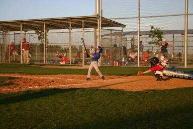 2007-04-26-Leopards-vs-Reds-049-Hunter-hits-ball-GOOD.JPG