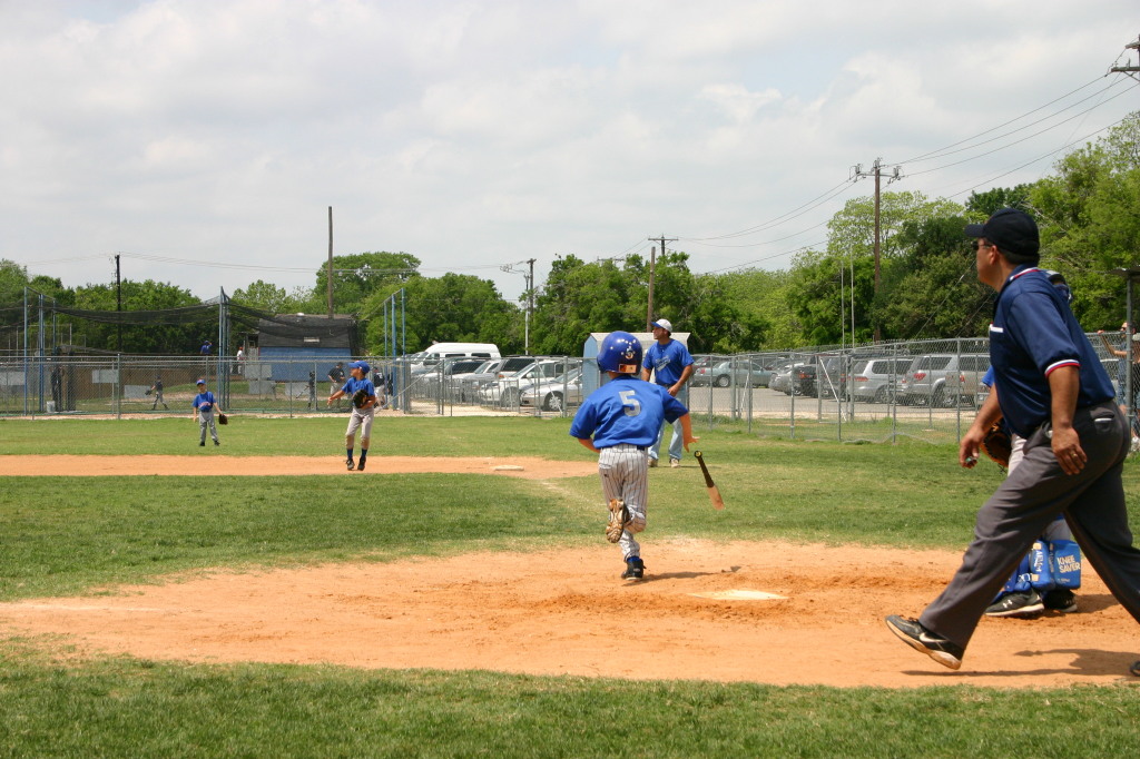 2007/04(April)/Leopards-Baseball-04-28/1024x768_2007-04-28-Leopards-08-Chance.JPG