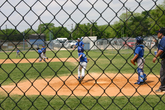 2007/04(April)/Leopards-Baseball-04-28/640x480_2007-04-28-Leopards-02-Chance.JPG