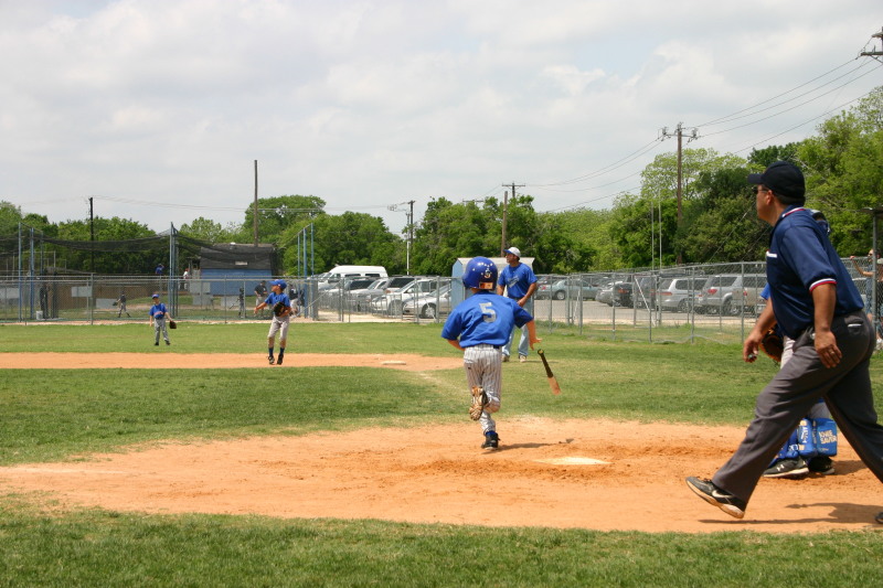 2007/04(April)/Leopards-Baseball-04-28/800x600_2007-04-28-Leopards-08-Chance.JPG