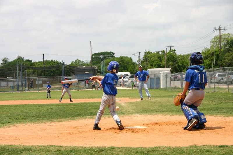 2007/04(April)/Leopards-Baseball-04-28/800x600_2007-04-28-Leopards-09-Chance.JPG