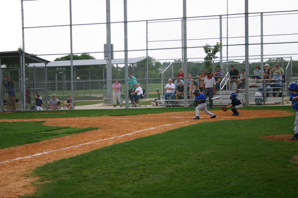 2007/05(May)/Leopards-Baseball-05-06-vs-Braves/1024x768_2007-05-06-Leopards-17-Evan.JPG