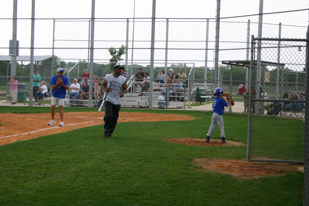 2007/05(May)/Leopards-Baseball-05-06-vs-Braves/1024x768_2007-05-06-Leopards-18-Chance.JPG