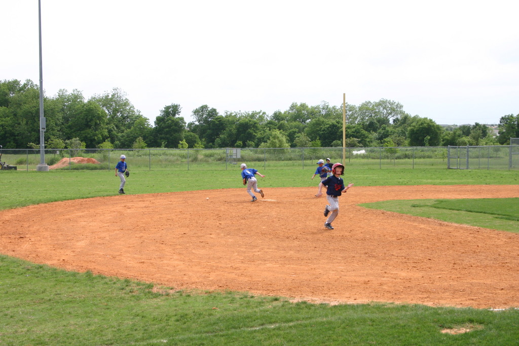 2007/05(May)/Leopards-Baseball-05-06-vs-Braves/1024x768_2007-05-06-Leopards-39-Trip-Seth.JPG
