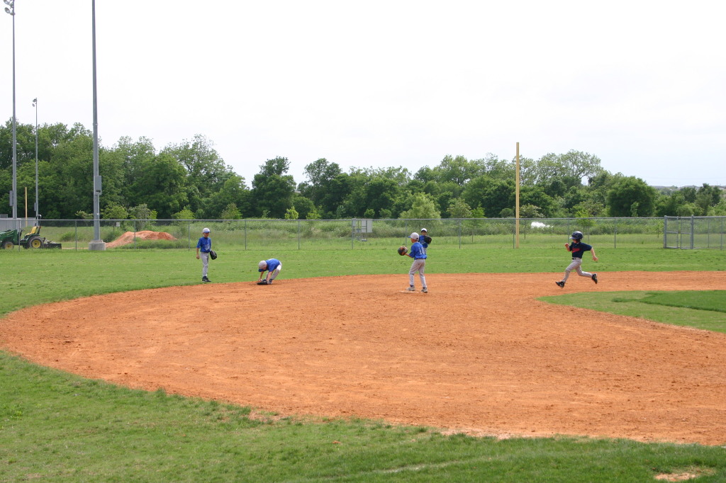 2007/05(May)/Leopards-Baseball-05-06-vs-Braves/1024x768_2007-05-06-Leopards-40-Trip-Seth.JPG