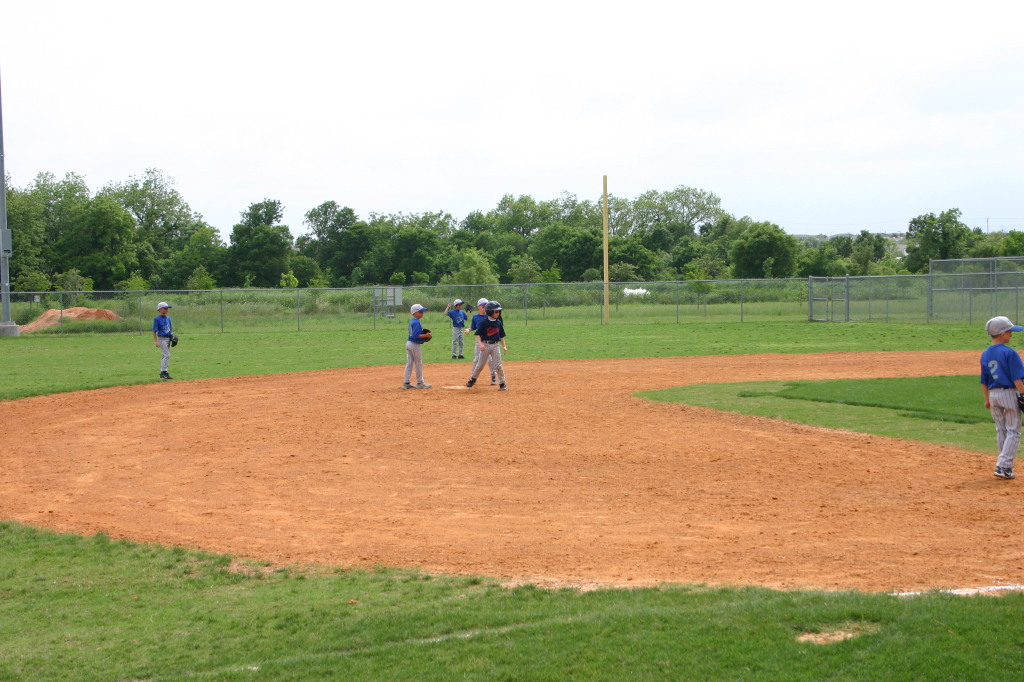 2007/05(May)/Leopards-Baseball-05-06-vs-Braves/1024x768_2007-05-06-Leopards-42-Trip-Seth.JPG