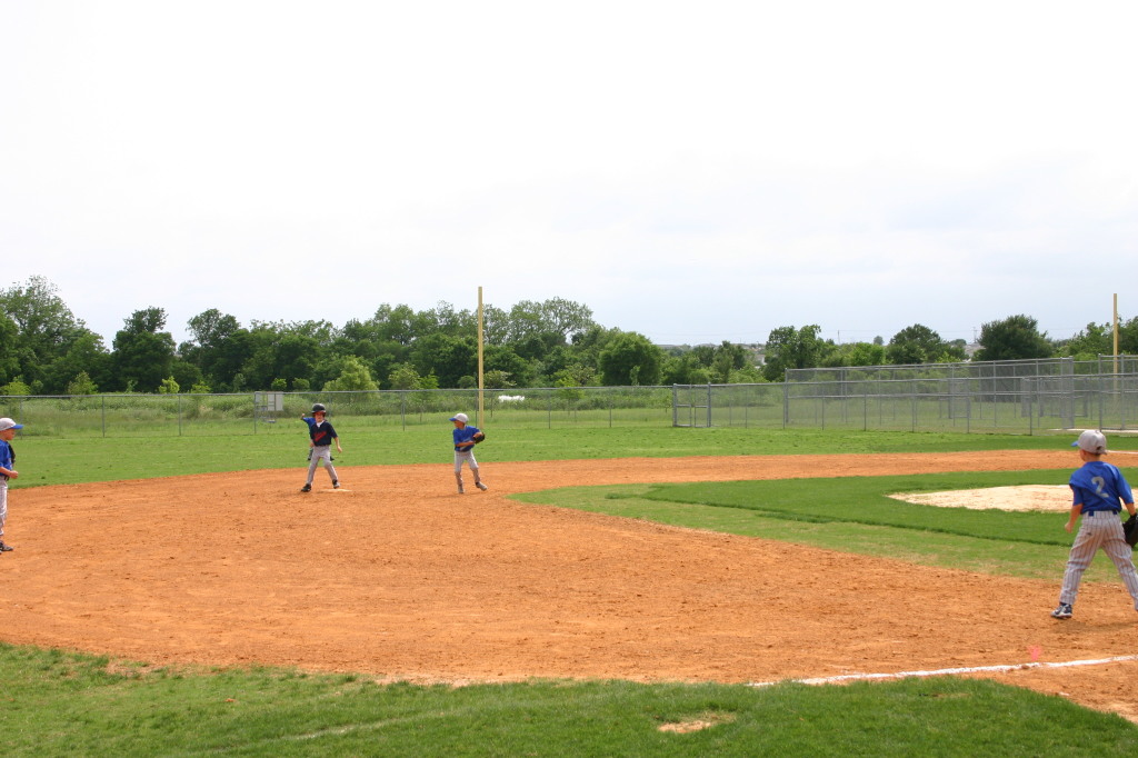 2007/05(May)/Leopards-Baseball-05-06-vs-Braves/1024x768_2007-05-06-Leopards-47-Seth.JPG