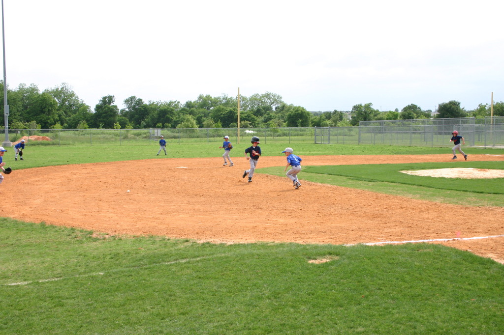 2007/05(May)/Leopards-Baseball-05-06-vs-Braves/1024x768_2007-05-06-Leopards-49-Hunter-Seth.JPG