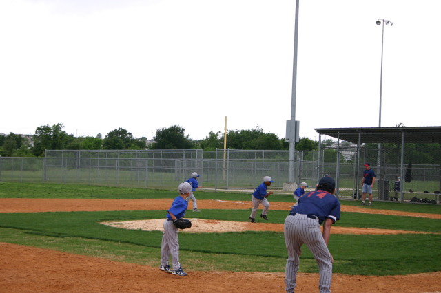 2007/05(May)/Leopards-Baseball-05-06-vs-Braves/640x480_2007-05-06-Leopards-11-Seth-Byron-Ryan-Hunter.JPG