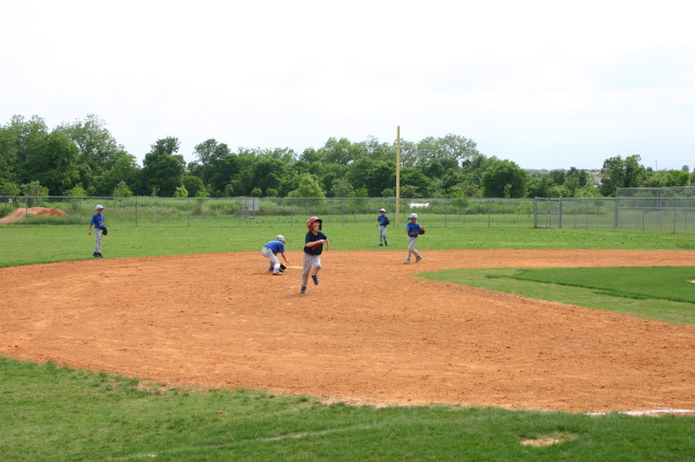 2007/05(May)/Leopards-Baseball-05-06-vs-Braves/640x480_2007-05-06-Leopards-38-Trip-Seth.JPG