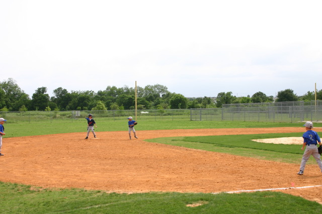 2007/05(May)/Leopards-Baseball-05-06-vs-Braves/640x480_2007-05-06-Leopards-47-Seth.JPG