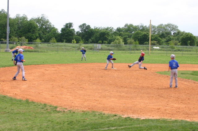 2007/05(May)/Leopards-Baseball-05-06-vs-Braves/640x480_2007-05-06-Leopards-52-Trip-Hunter-Seth-GOOD.JPG