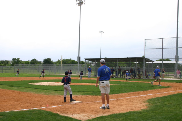 2007/05(May)/Leopards-Baseball-05-06-vs-Braves/640x480_2007-05-06-Leopards-75-Nick.JPG