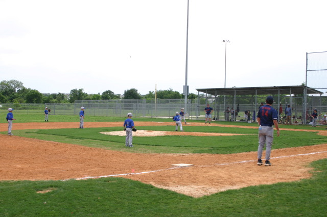2007/05(May)/Leopards-Baseball-05-06-vs-Braves/640x480_2007-05-06-Leopards-85-Evan-Ryan-Evan-Ryan-Hunter.JPG