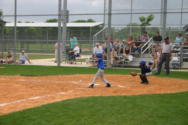2007/05(May)/Leopards-Baseball-05-06-vs-Braves/640x480_2007-05-06-Leopards-91-Chance.JPG