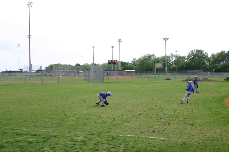 2007/05(May)/Leopards-Baseball-05-06-vs-Braves/800x600_2007-05-06-Leopards-33-Hunter-Byron.JPG