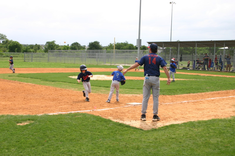 2007/05(May)/Leopards-Baseball-05-06-vs-Braves/800x600_2007-05-06-Leopards-45-Hunter.JPG