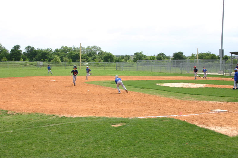2007/05(May)/Leopards-Baseball-05-06-vs-Braves/800x600_2007-05-06-Leopards-48-Hunter-Seth.JPG