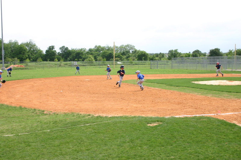2007/05(May)/Leopards-Baseball-05-06-vs-Braves/800x600_2007-05-06-Leopards-49-Hunter-Seth.JPG
