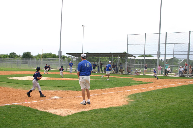 2007/05(May)/Leopards-Baseball-05-06-vs-Braves/800x600_2007-05-06-Leopards-74-Nick.JPG
