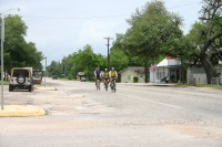 2007/05(May)/Shiner-BASH-85mi-bike-ride/2007-05-05-Shiner-85mi-ride-01-Travis-Ben-Ren-Matt.JPG