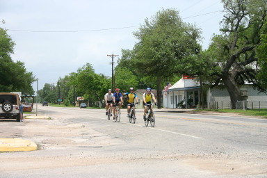 2007-05-05-Shiner-85mi-ride-04-Travis-Ben-Ren-Matt.JPG