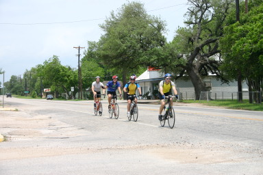 2007-05-05-Shiner-85mi-ride-05-Travis-Ben-Ren-Matt.JPG