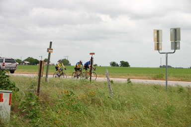 2007-05-05-Shiner-85mi-ride-23-Travis-Ben-Ren.JPG