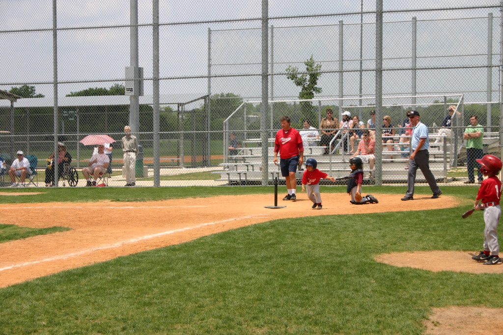 2007/05(May)/Titans-T-ball/1024x768_2007-05-12-Titans-009-Anthony.JPG