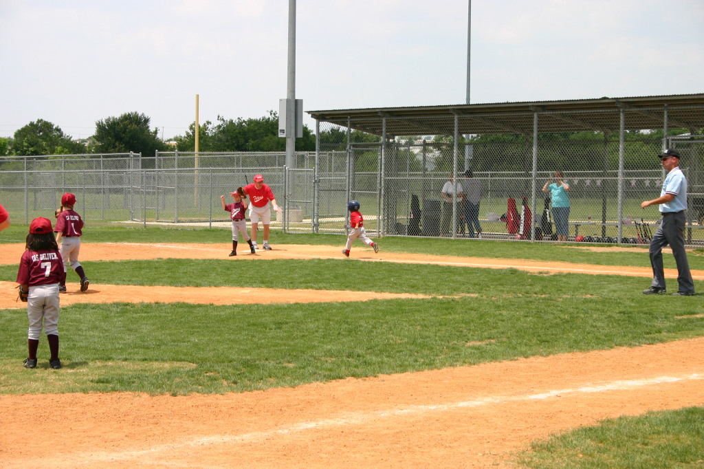 2007/05(May)/Titans-T-ball/1024x768_2007-05-12-Titans-012-Anthony.JPG