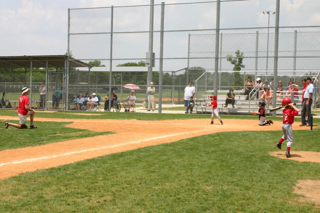 2007/05(May)/Titans-T-ball/1024x768_2007-05-12-Titans-017-August-Dax.JPG