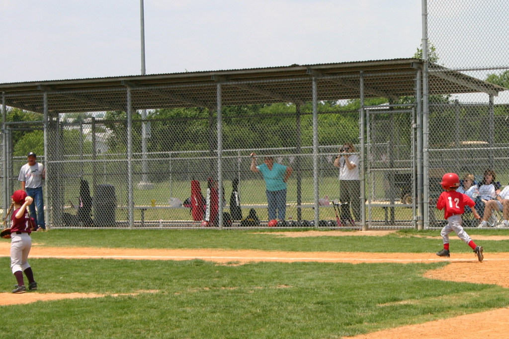 2007/05(May)/Titans-T-ball/1024x768_2007-05-12-Titans-033-Dax.JPG