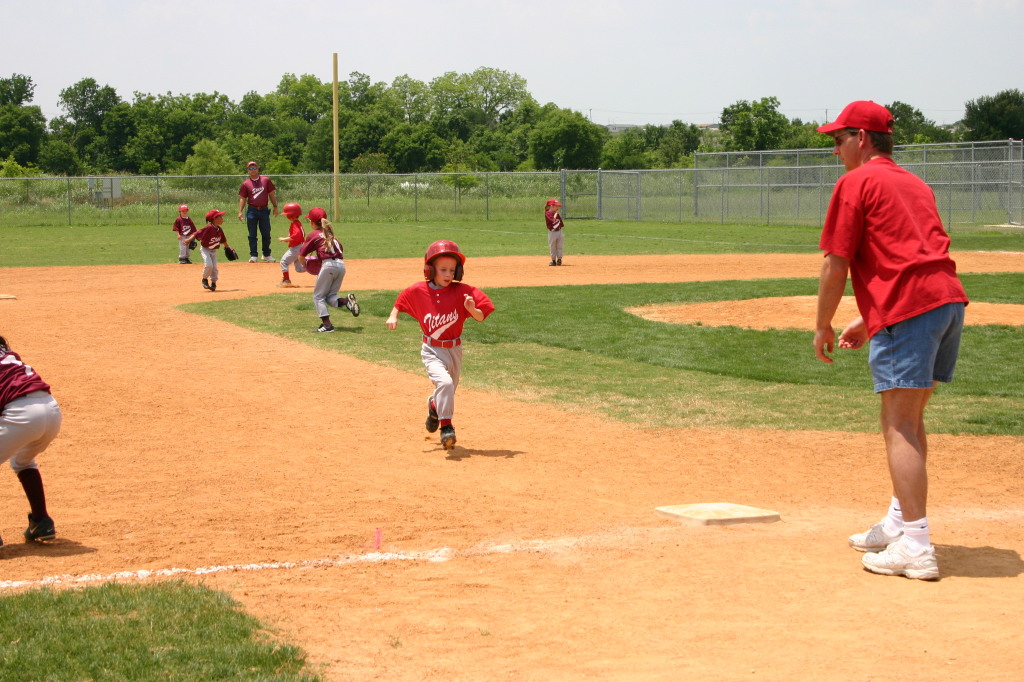 2007/05(May)/Titans-T-ball/1024x768_2007-05-12-Titans-040-August-Nick.JPG