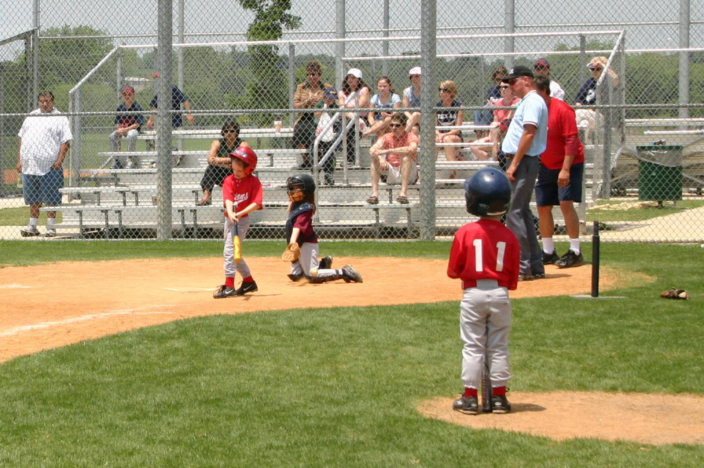 2007/05(May)/Titans-T-ball/1024x768_2007-05-12-Titans-042-Case.JPG