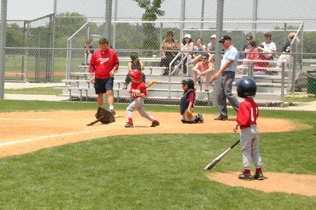 2007/05(May)/Titans-T-ball/1024x768_2007-05-12-Titans-046-Case.JPG