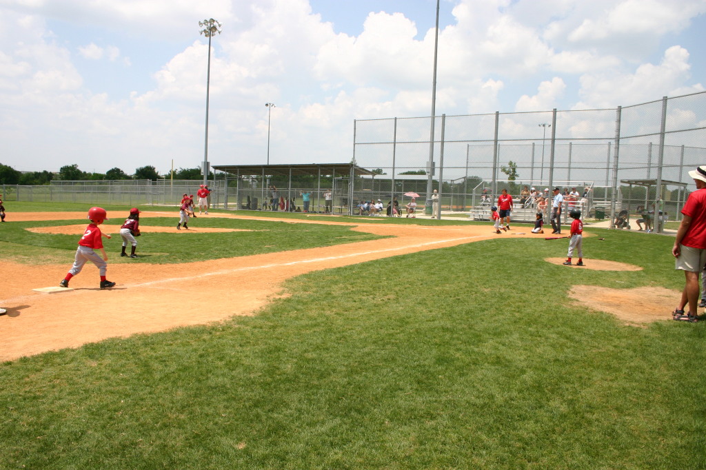 2007/05(May)/Titans-T-ball/1024x768_2007-05-12-Titans-056-Ethan-Dax.JPG