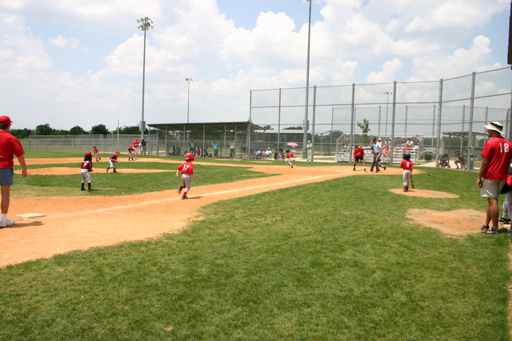 2007/05(May)/Titans-T-ball/1024x768_2007-05-12-Titans-059-Ethan-Dax.JPG