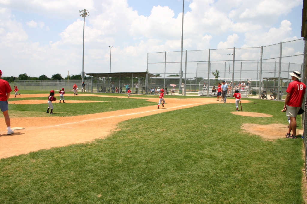 2007/05(May)/Titans-T-ball/1024x768_2007-05-12-Titans-060-Ethan-Dax.JPG
