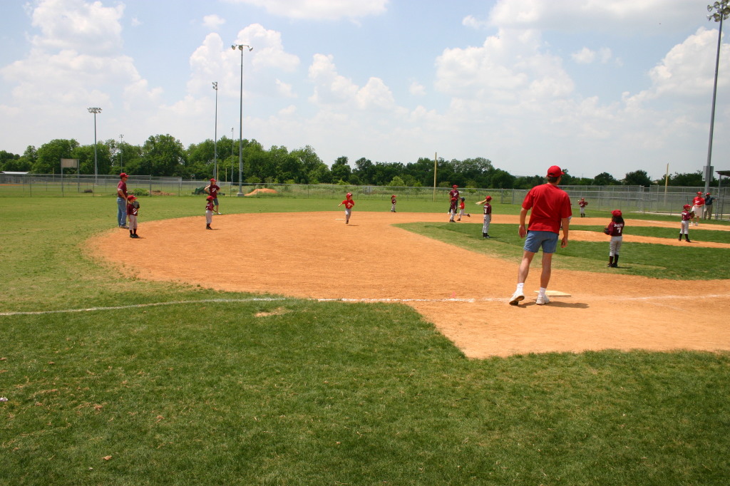 2007/05(May)/Titans-T-ball/1024x768_2007-05-12-Titans-063-Case.JPG