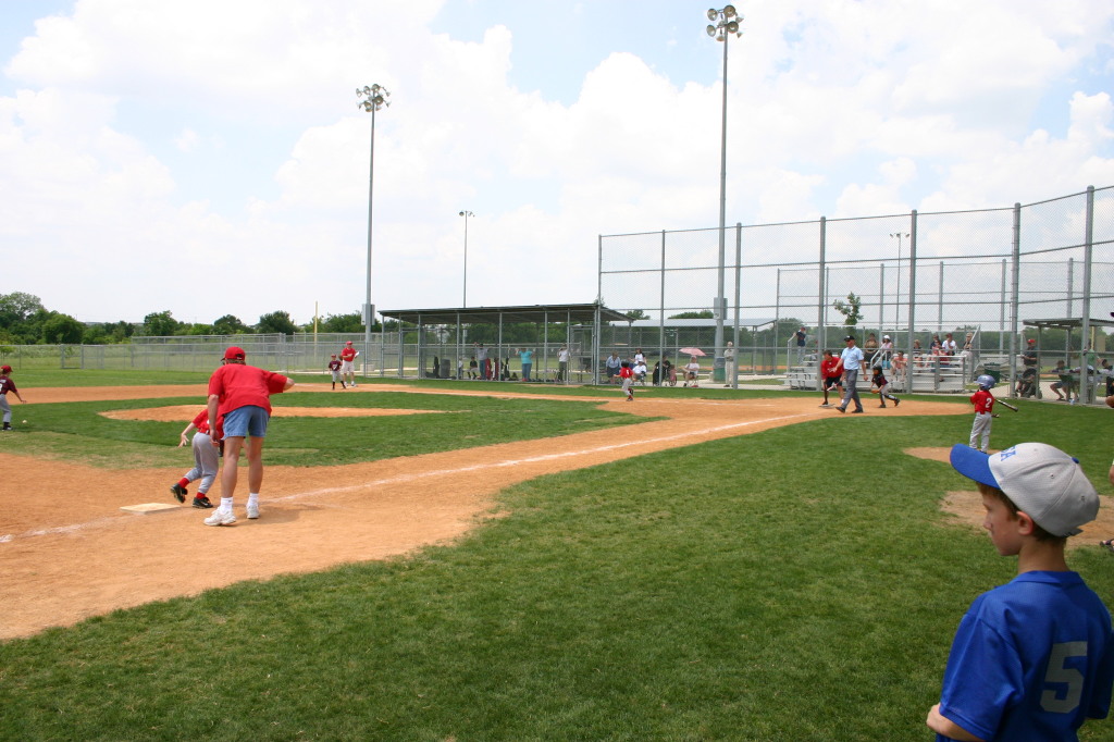 2007/05(May)/Titans-T-ball/1024x768_2007-05-12-Titans-068-Case.JPG
