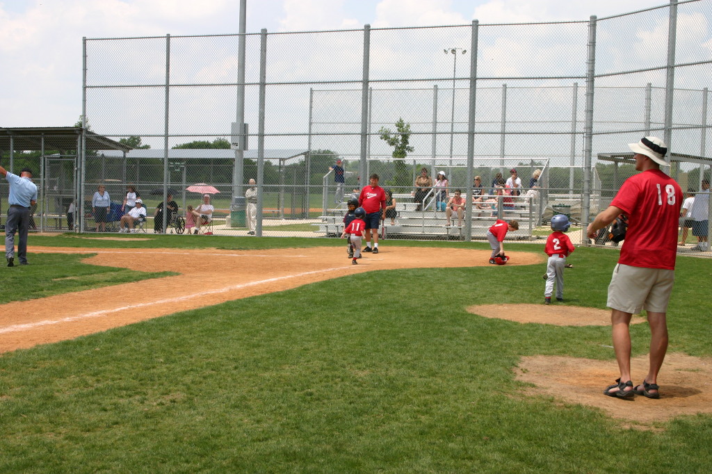 2007/05(May)/Titans-T-ball/1024x768_2007-05-12-Titans-077-Ethan.JPG