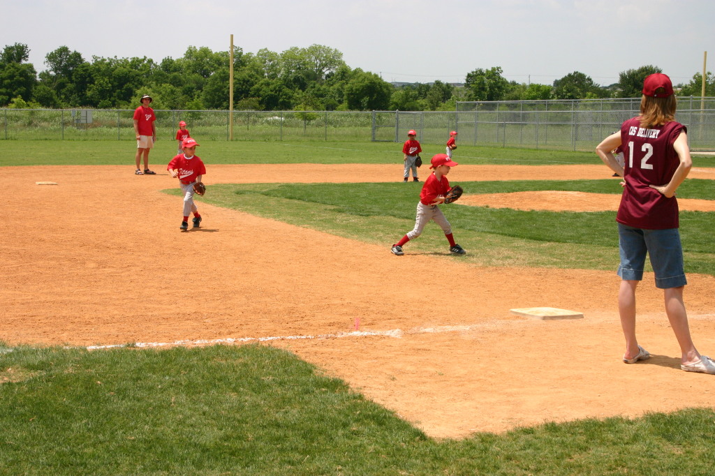 2007/05(May)/Titans-T-ball/1024x768_2007-05-12-Titans-080-David.JPG