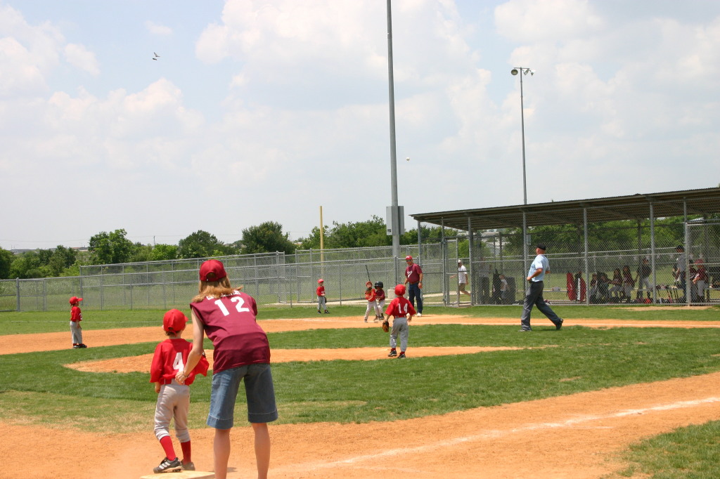 2007/05(May)/Titans-T-ball/1024x768_2007-05-12-Titans-086-August.JPG