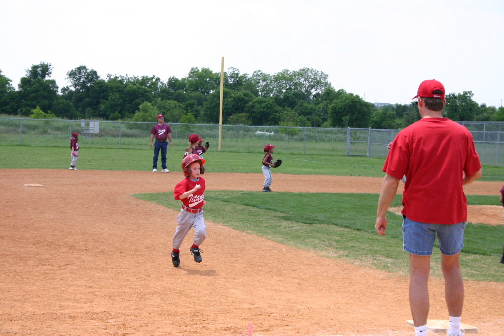 2007/05(May)/Titans-T-ball/1024x768_2007-05-12-Titans-185.JPG