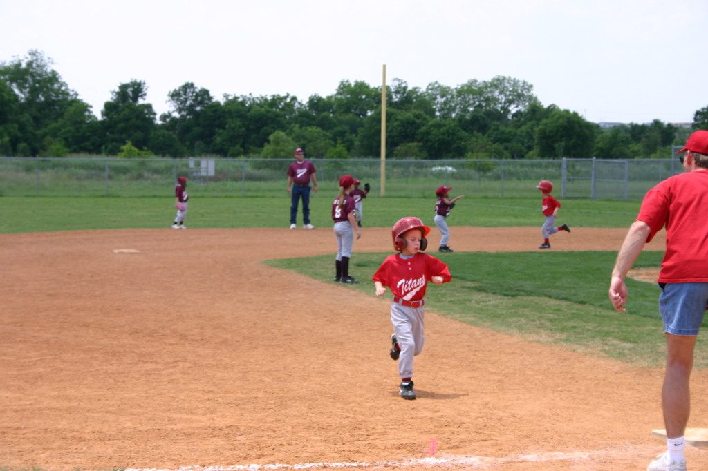 2007/05(May)/Titans-T-ball/1024x768_2007-05-12-Titans-186.JPG