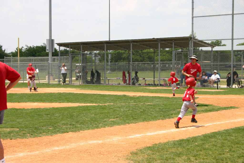 2007/05(May)/Titans-T-ball/1024x768_2007-05-12-Titans-199.JPG